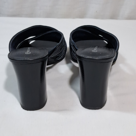 Rockport Heeled Sandal in Navy Marine Size 9 - Picture 3 of 5